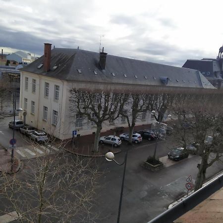Bel Appartement En Plein Coeur De Ville Le Creusot Exterior photo